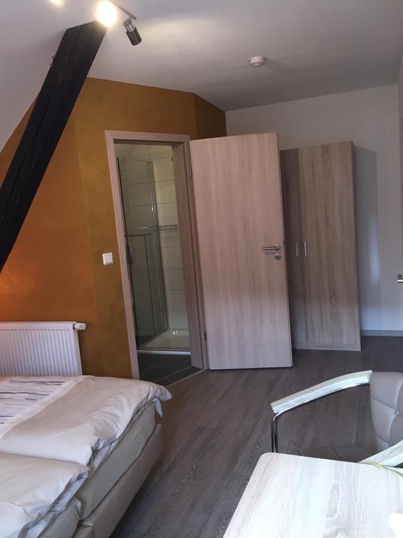 Hotel Zur Dorfschaenke Klotten Εξωτερικό φωτογραφία