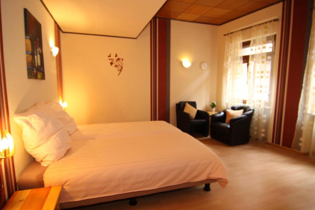 Hotel Zur Dorfschaenke Klotten Δωμάτιο φωτογραφία