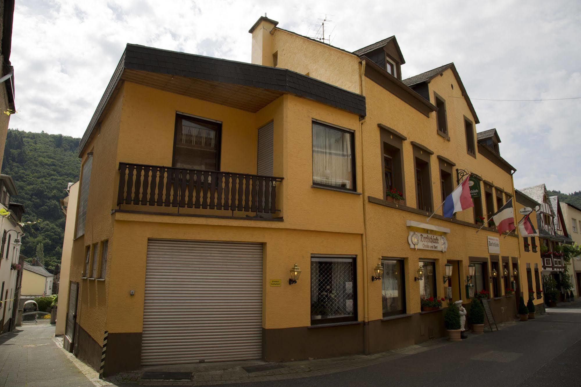Hotel Zur Dorfschaenke Klotten Εξωτερικό φωτογραφία